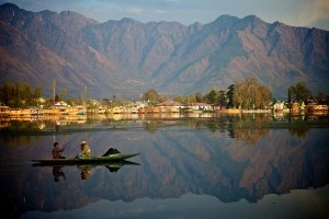 Beautiful-lagoon-in-Srinagar-in-Kashmir-in-India